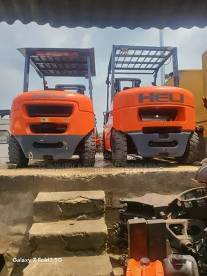 Heli Forklifts: 5-Tona & 3-Tona Dizal (Amfani Da Aka Yi A Kasashen Waje)