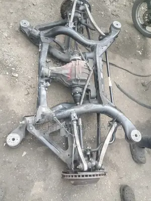 Cikakken Rear Beam don VW Audi Q7 Porsche Cayenne 2010