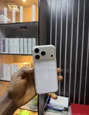 Apple iPhone 17 Pro 256GB Silver (Open Box)