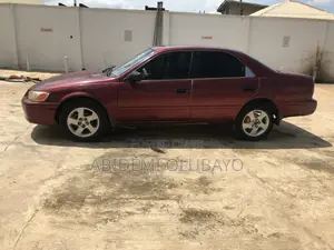 2002 Toyota Camry SE 2.4L Jan Fama Sedan