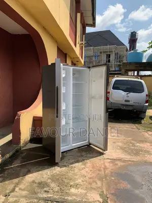 Hisense RC-67WS 516L Side-by-Side Refrigerator