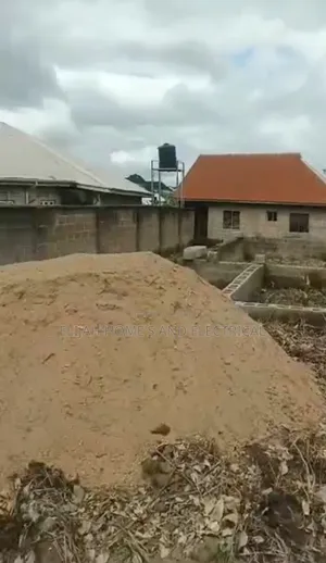 Standard Plot na Ƙasa da Gida a Oluwo Estate, Ibadan