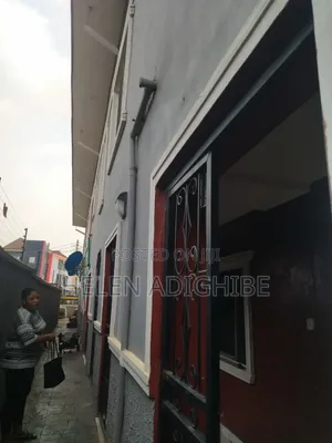 Gidan 2 Bedroom da Aka Gyara don Sawa, Council Idimu Rd