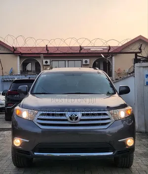 Toyota Highlander Limited 2012 Grey