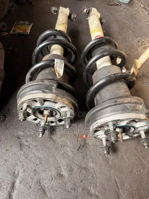 Set na Gaban Shocks na Cadillac Escalade