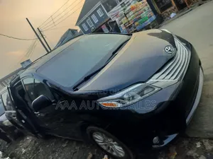 Toyota Sienna XLE 2016 Baki