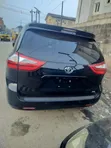 Toyota Sienna XLE 2016 Baki - 3