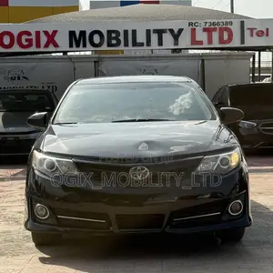 Toyota Camry SE 2013 Baki