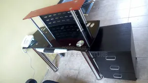 Boss Office Products Gilash Top Receptionist Table