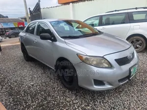 Toyota Corolla LE Sedan 2010